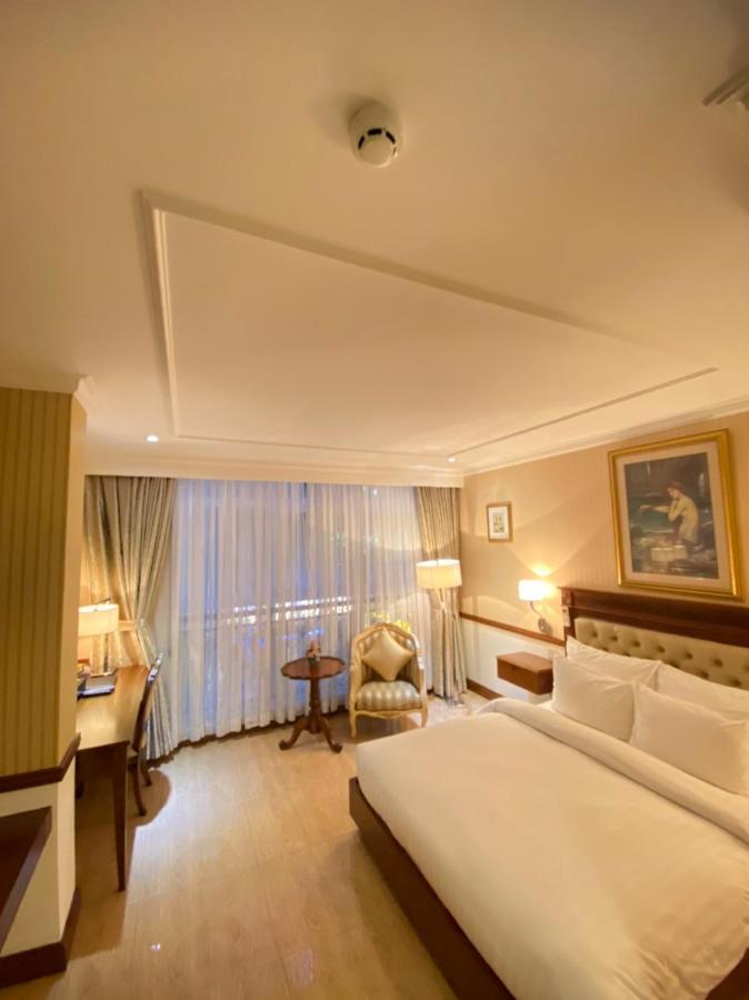 Central Hotel & Residences Swimming Pool Ho Şi Min Exterior foto
