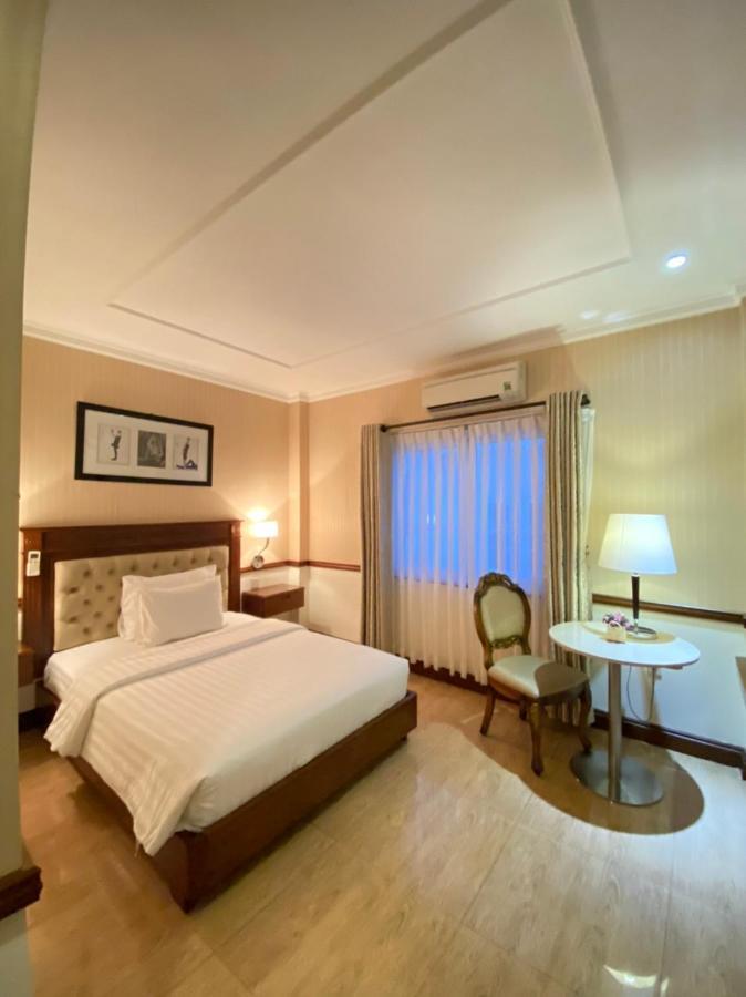 Central Hotel & Residences Swimming Pool Ho Şi Min Exterior foto