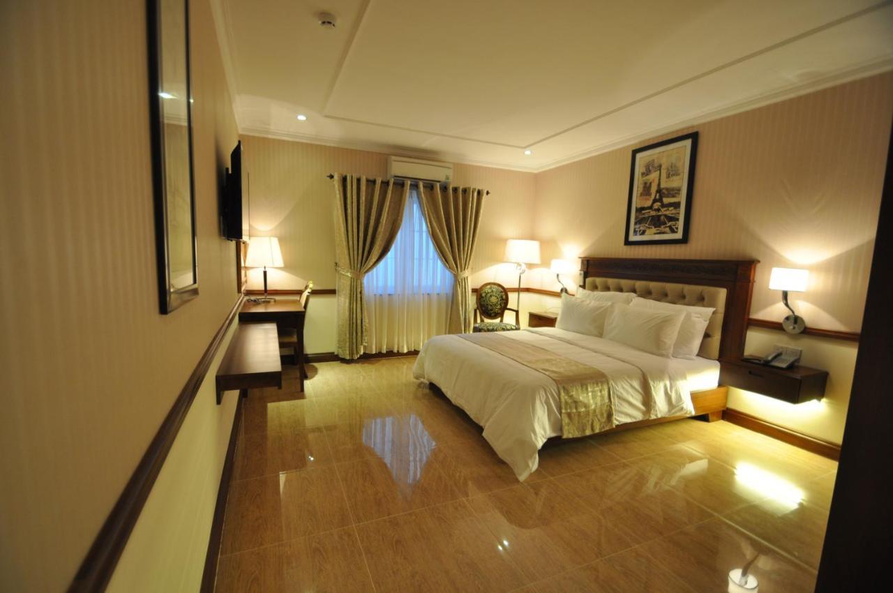 Central Hotel & Residences Swimming Pool Ho Şi Min Exterior foto