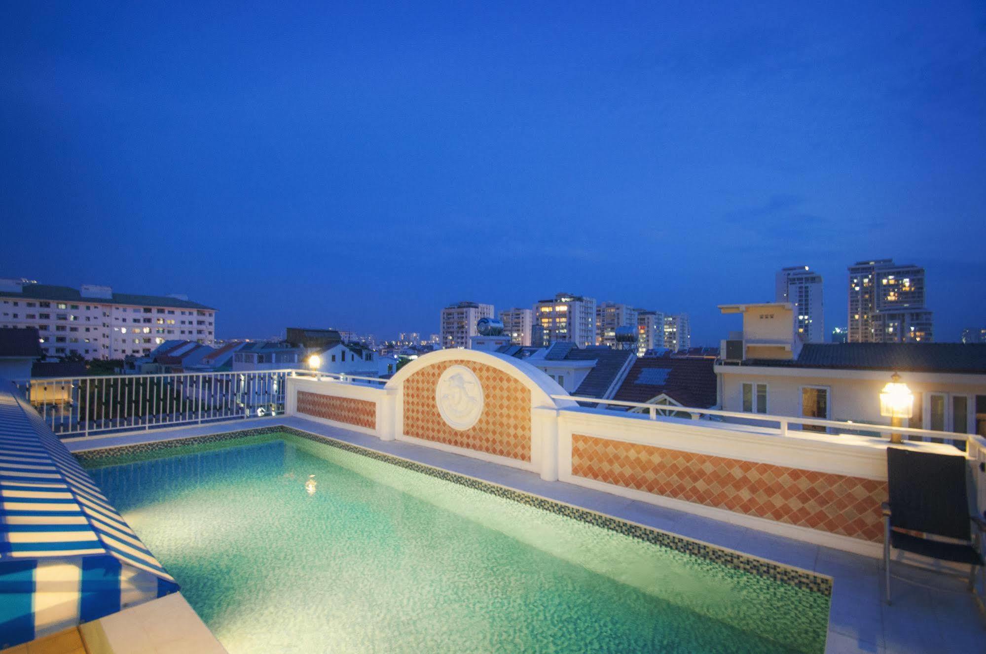 Central Hotel & Residences Swimming Pool Ho Şi Min Exterior foto